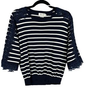 Molly Bracken Classic Striped Lace 3/4 Sleeve Top Medium Navy Blue White